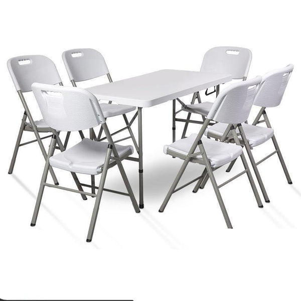 Foldable clearance stall table